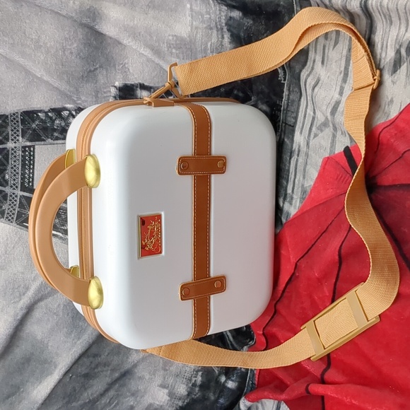 Chariot Handbags - Chariot cosmetic case